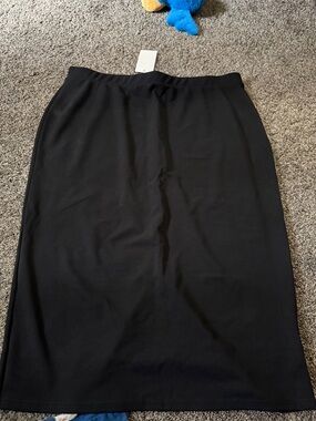 Black Pencil Skirt — Sleek Office-Ready Style